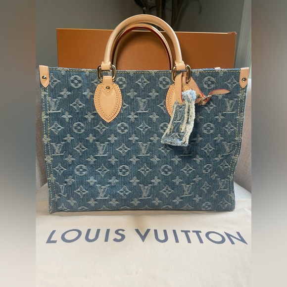 ‼️‼️SOLD‼️‼️
💙Louis Vuitton Denim Onthego MM💙 - Picture 1 of 13
